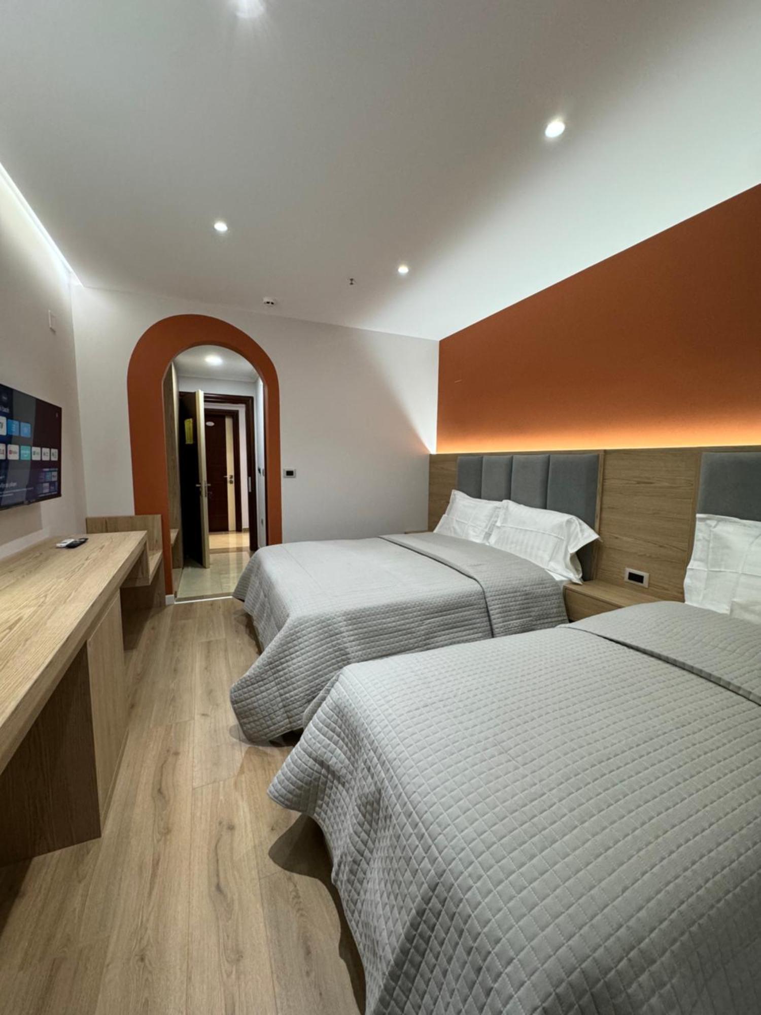 Udenisht Hotel Lyhnidas מראה חיצוני תמונה