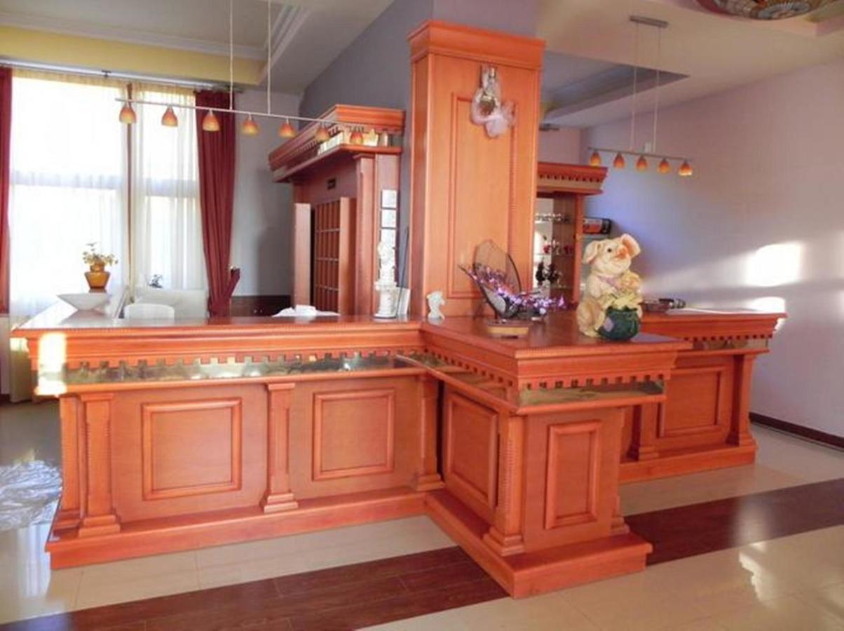 Udenisht Hotel Lyhnidas מראה חיצוני תמונה