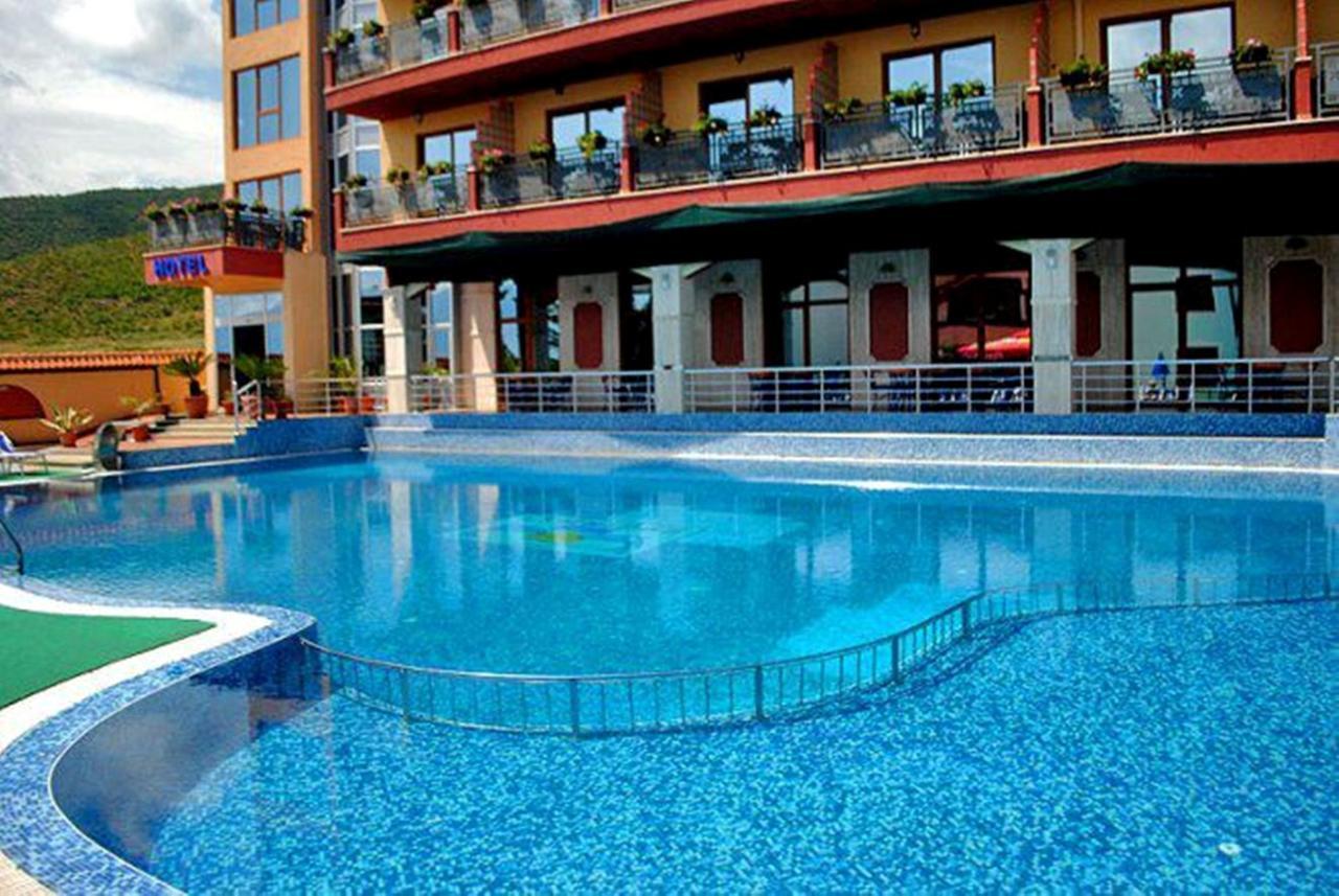 Udenisht Hotel Lyhnidas מראה חיצוני תמונה