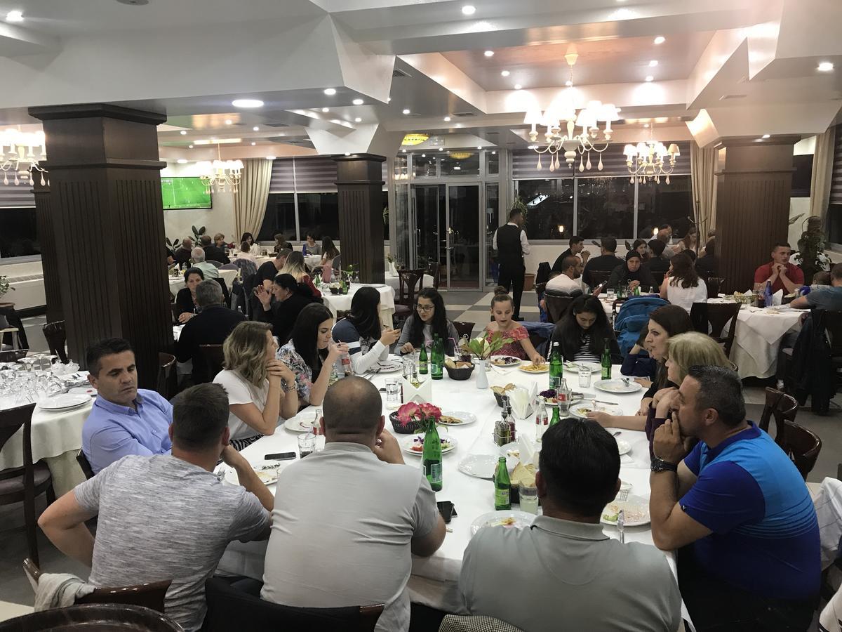 Udenisht Hotel Lyhnidas מראה חיצוני תמונה