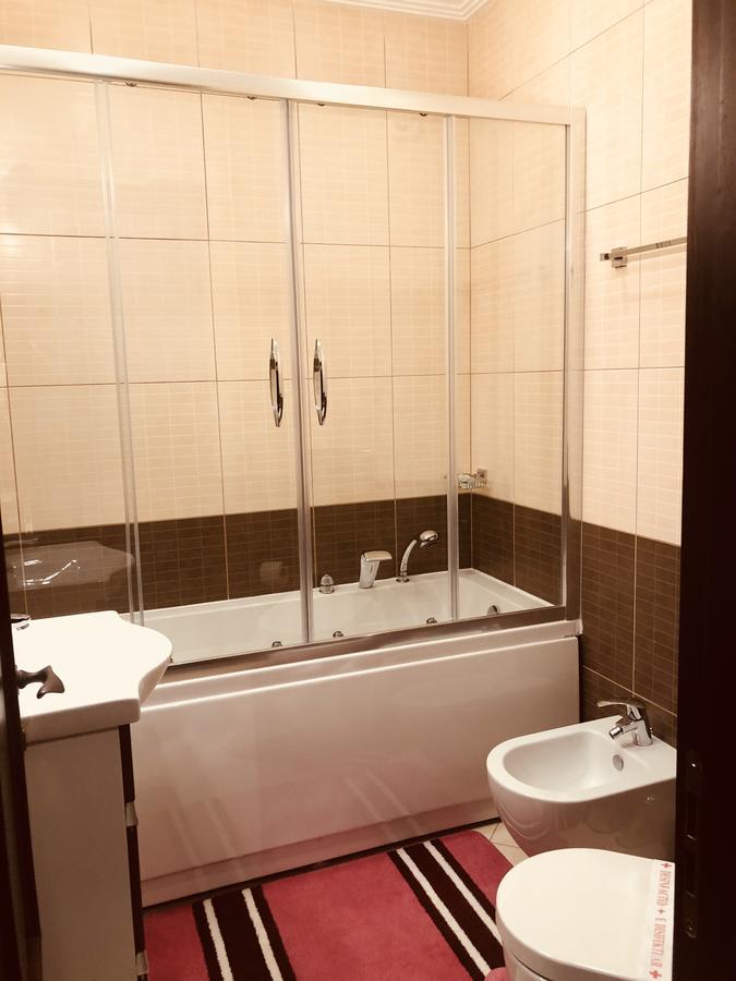 Udenisht Hotel Lyhnidas מראה חיצוני תמונה
